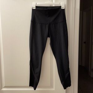 Lululemon Wunder Under 23” scallop